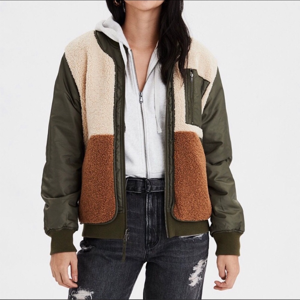 AMERICAN EAGLE Reversible Sherpa Bomber Jacket Women’s Medium